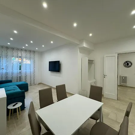 Chic&spacious Nest In
